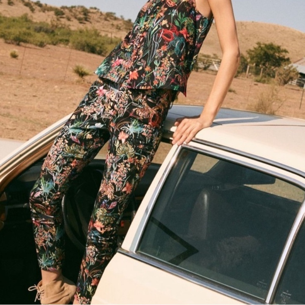 Anthropologie Mid Rise Skinny Jeans with floral print - Picture 2 of 16